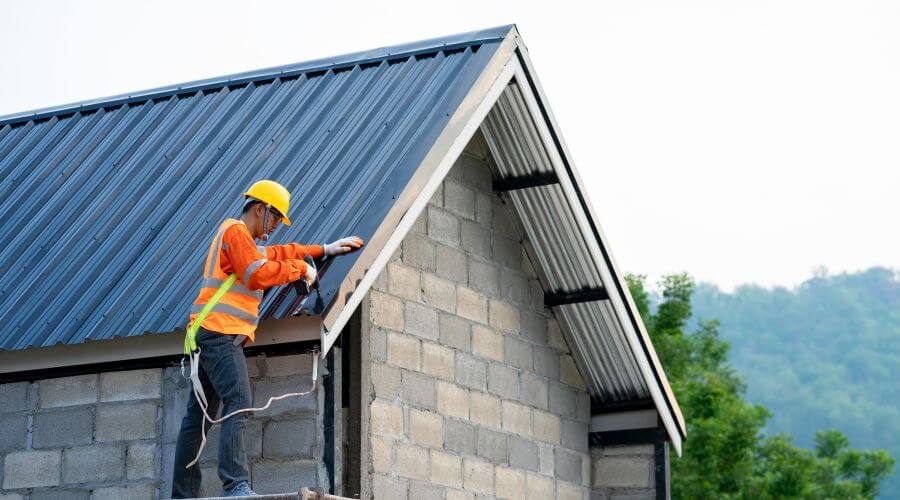 Expert Emergency Roof Repairs services in Elkins, AR